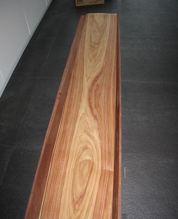 E102-2 Canarywood 300x35cm 20euro