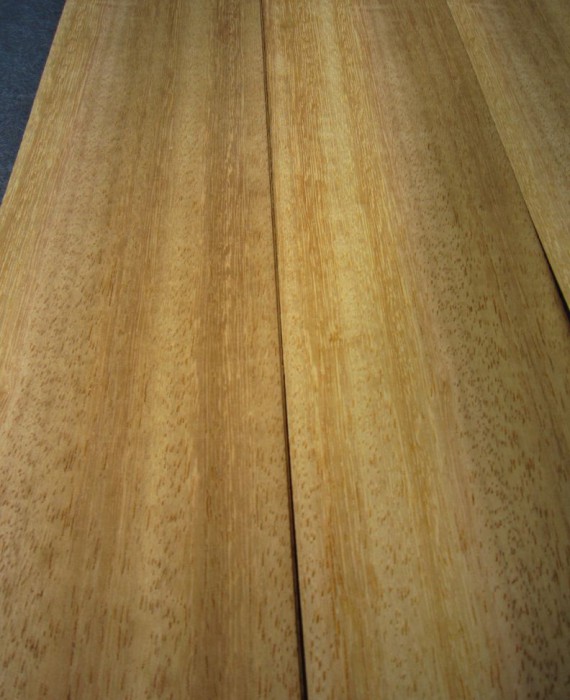 F464-3 Iroko 10×205,5cm